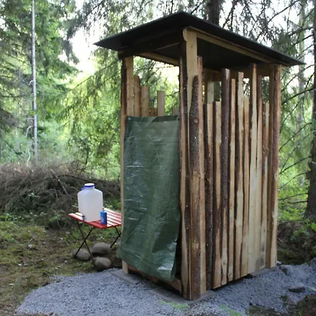 Κάμπινγκ Kommee Kurki Tentsile Puumajoitus