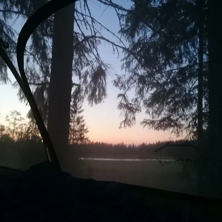 Kommee Kurki Tentsile Puumajoitus Campsite Sastamala
